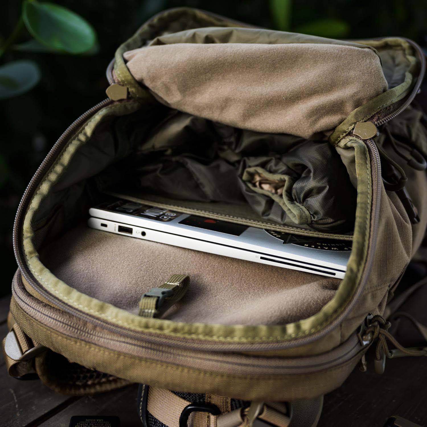 ザックページ Bagger Ultra 40L Backpack - UL Frameless Backpack | Zpacks