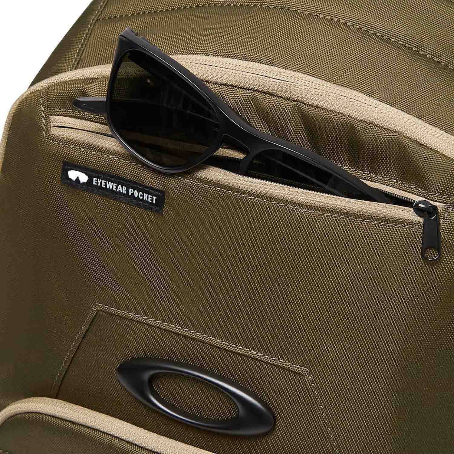 Oakley Enduro 25L 4.0 Backpack | U.S. Patriot