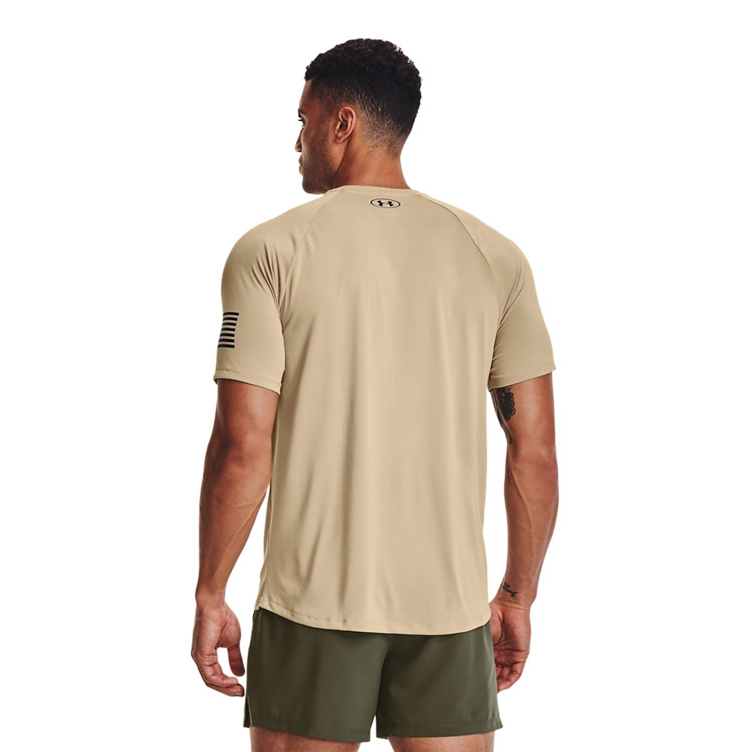 ゴン【新品未使用】UNDER ARMOUR シャツ&スカート Under Armour Freedom Tech Short Sleeve Shirt